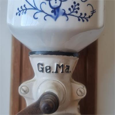 מטחנת קפה וינטג' נדירה של Ga.Ma - פריט אספנות יפהפה!