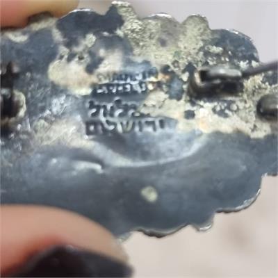 סיכת כסף חתומה 'בצלאל ירושלים'