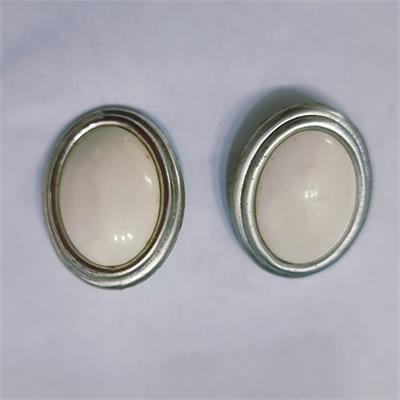 עגילי קליפס וינטג' אלגנטיים במראה אבן לבנה