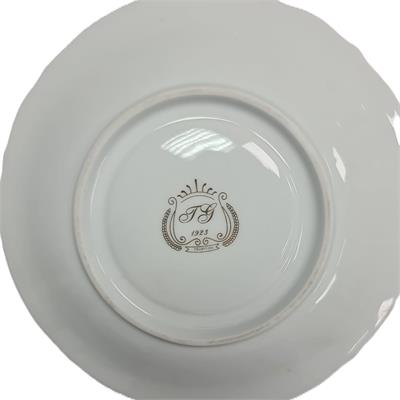 צלחת פורצלן דקורטיבית