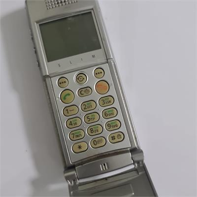 טלפון סלולרי וינטג’ Samsung מתקפל