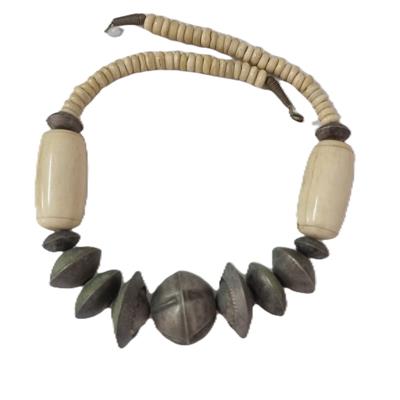 שרשרת אתנית ייחודית – עבודת יד בעיצוב שבטי