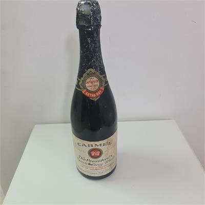 בקבוק יין מבעבע "הנשיא" כרמל, בציר 1965