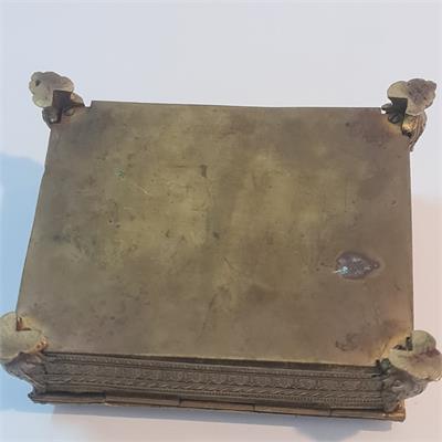 תיבת תכשיטים עתיקה