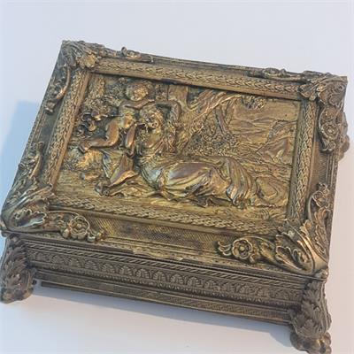 תיבת תכשיטים עתיקה