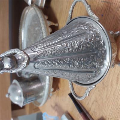 קופסת בסמים כסופה מעוטרת בסגנון אוריינטלי