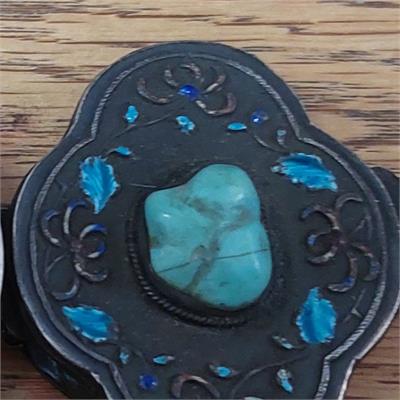 קופסת כסף עתיקה עם טורקיז ואמייל, בסגנון אוריינטלי