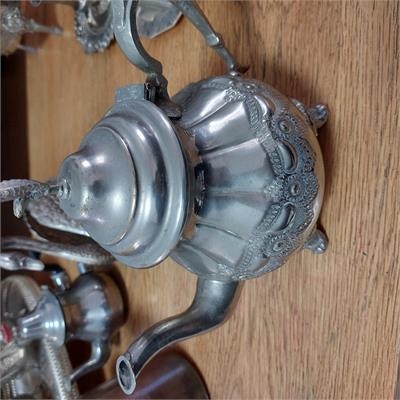 קומקום תה מזרחי מעוטר ממתכת מצופה