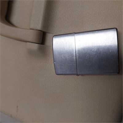 מצת בסגנון זיפו ממתכת מוברשת