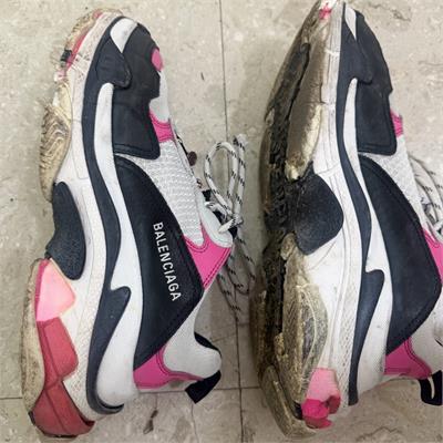 למכירה נעלי בלנסיאגה טריפל S מקוריות.