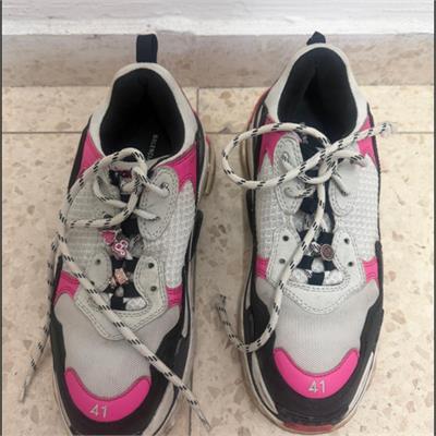 למכירה נעלי בלנסיאגה טריפל S מקוריות.