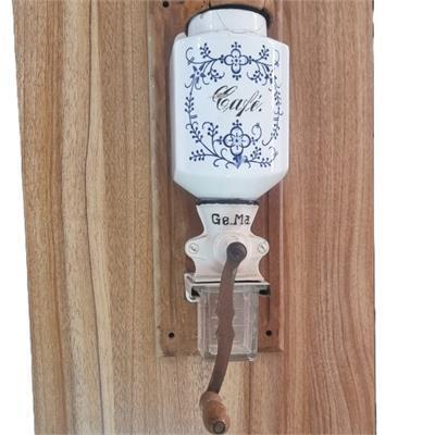 מטחנת קפה וינטג' נדירה של Ga.Ma - פריט אספנות יפהפה!