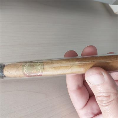 סיגר 'גרסיה אי ווגה' (Garcia y Vega) בשפופרת מקורית