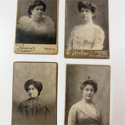 ארבעה צילומי סטודיו עתיקים מפולין ומזרח אירופה