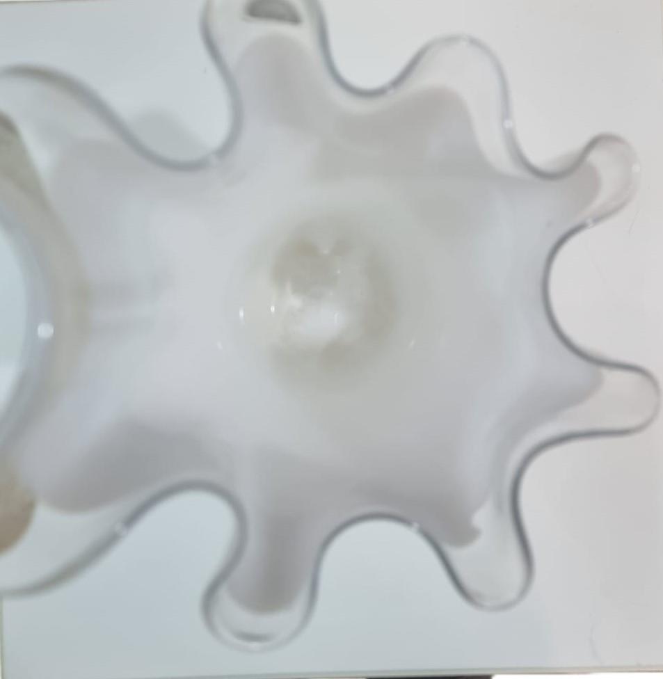אגרטל זכוכית בסגנון מוראנו