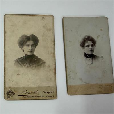 גלויות נשים מסטודיו פולניים עתיקים בין מלחמות עולם